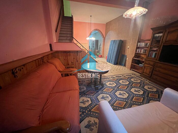 Casas en venta y pisos alquiler - 2