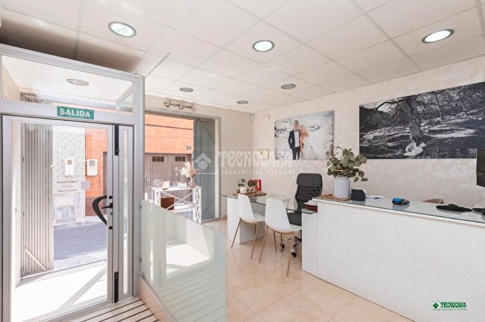 Casas en venta y pisos alquiler - 3