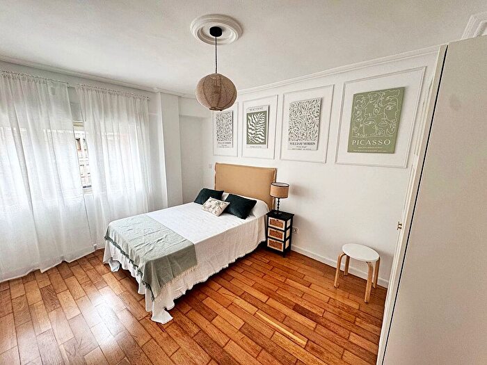 Casas en venta y pisos alquiler - 3