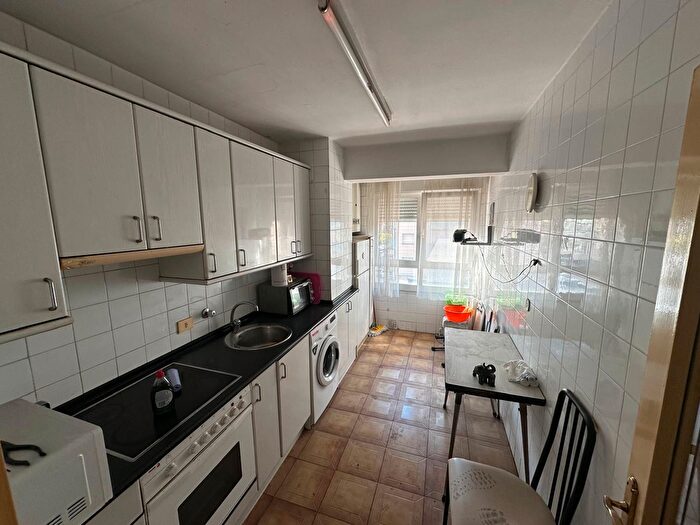 Casas en venta y pisos alquiler - 2