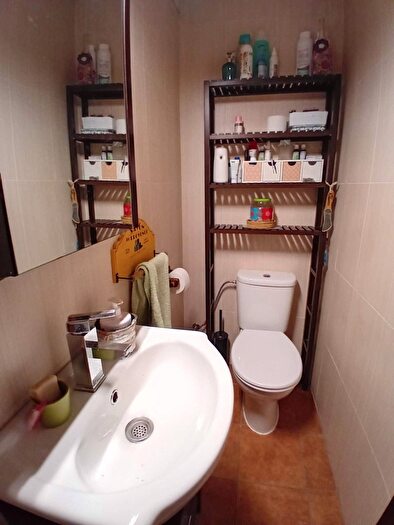 Casas en venta y pisos alquiler - 3