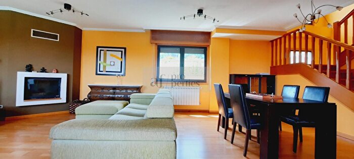 Casas en venta y pisos alquiler - 3