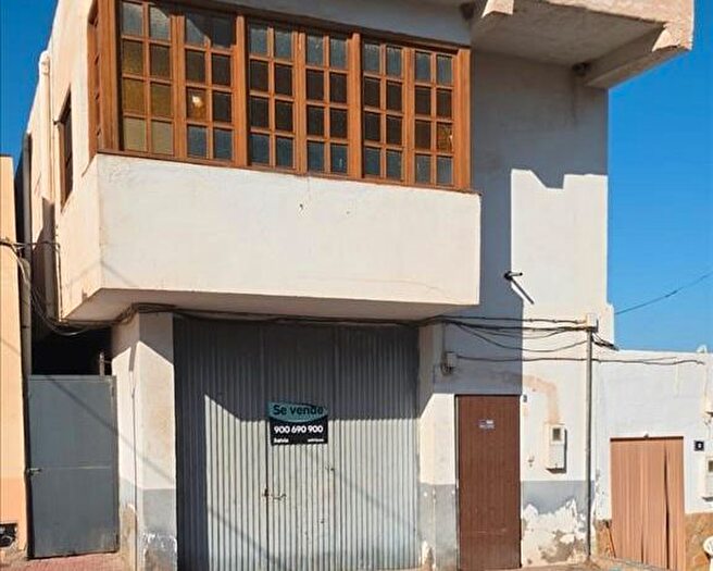 Casas en venta y pisos alquiler - 1