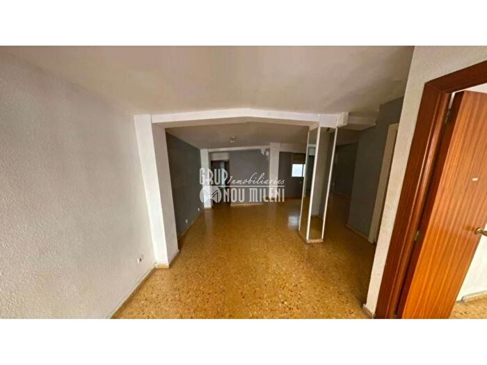 Casas en venta y pisos alquiler - 3