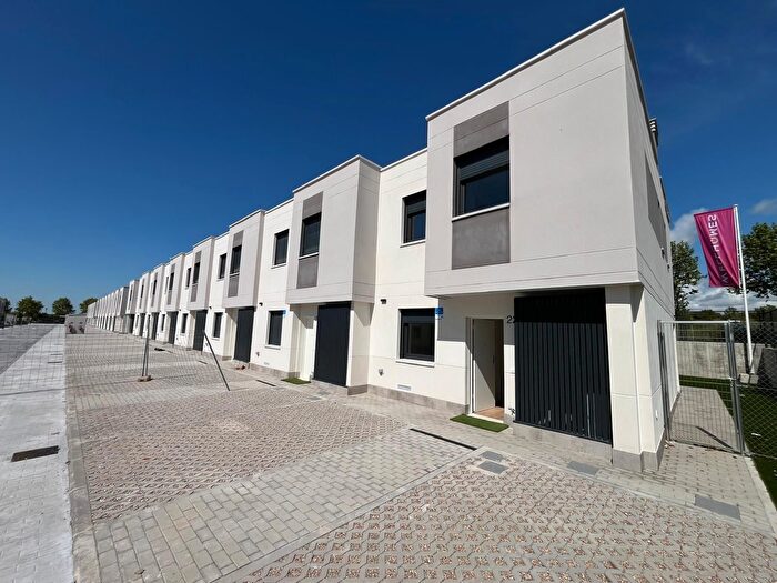 Casas en venta y pisos alquiler - 3