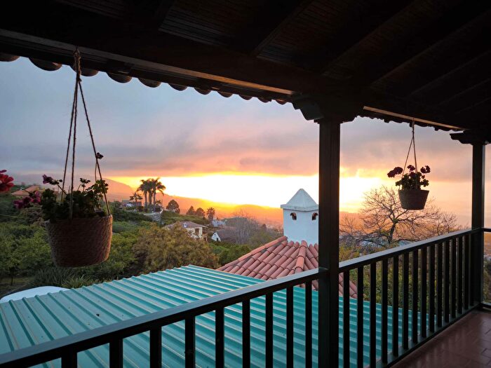 Casa en venta en Las Cuevas Los Gómez, La Orotava de 5 habitaciones