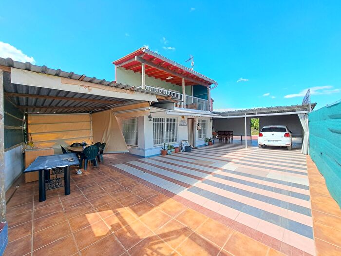 Casa en venta en Benicull de Xúquer, Valencia de 5 habitaciones