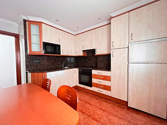 Casas en venta y pisos alquiler - 1