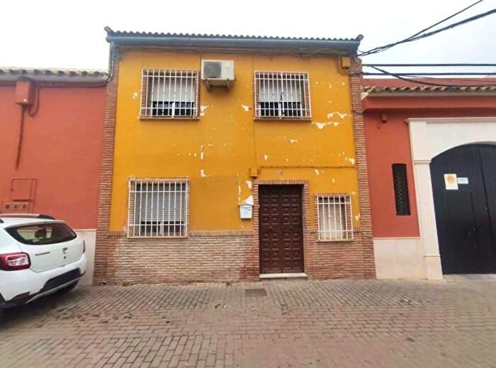 Casas en venta y pisos alquiler - 1