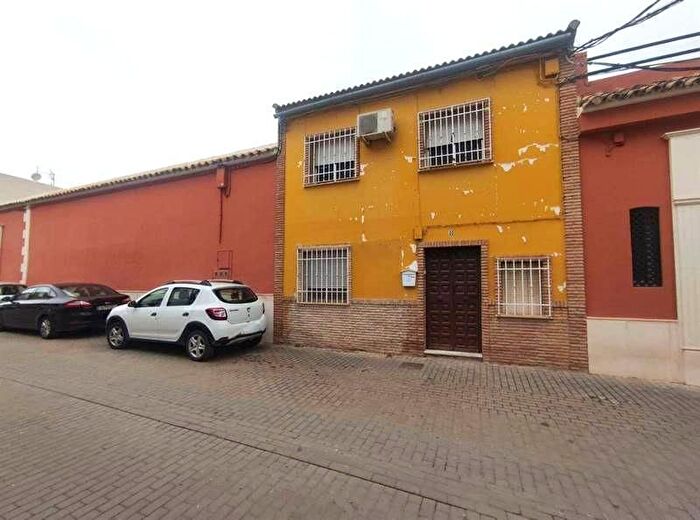 Casas en venta y pisos alquiler - 2