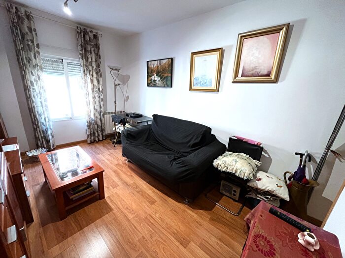 Casas en venta y pisos alquiler - 2