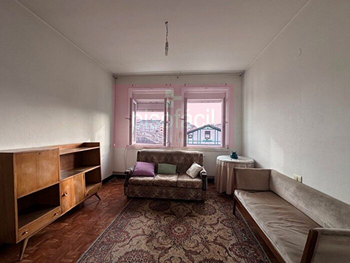 Casas en venta y pisos alquiler - 3