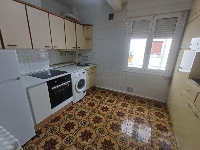 Casas en venta y pisos alquiler - 3