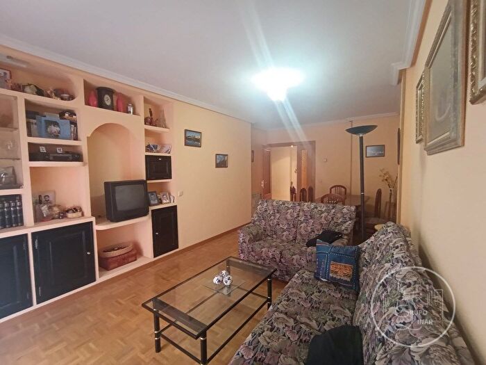 Casas en venta y pisos alquiler - 1