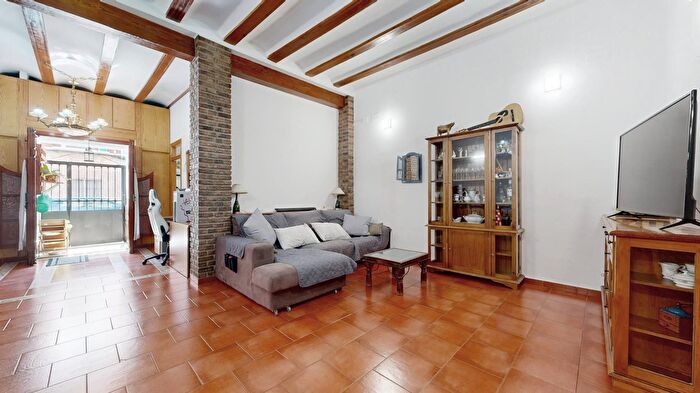 Casas en venta y pisos alquiler - 2