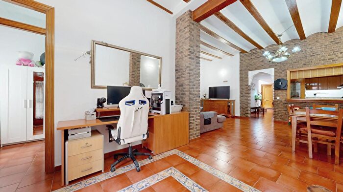 Casas en venta y pisos alquiler - 3