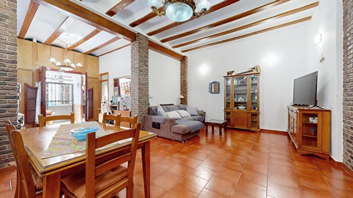 Casas en venta y pisos alquiler - 1