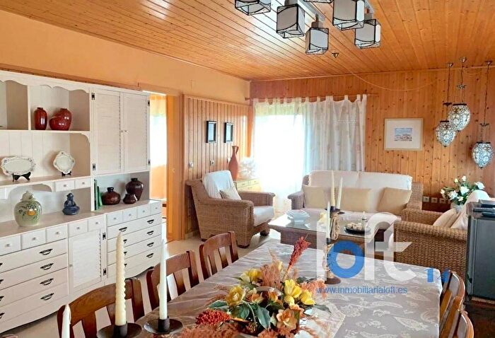 Casas en venta y pisos alquiler - 3
