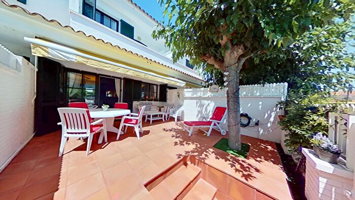 Casa en venta en Creixell, Tarragona de 3 habitaciones