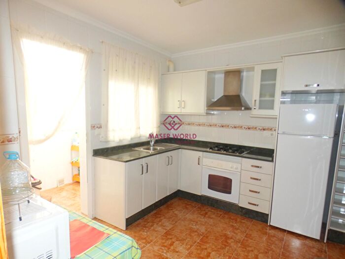 Casas en venta y pisos alquiler - 3