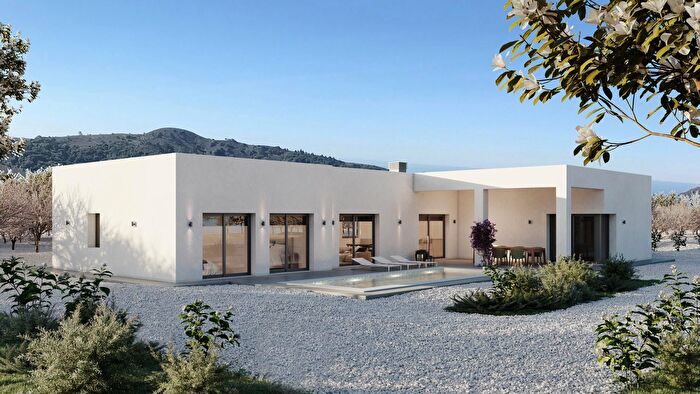 Casa en venta en El Pinós Pinoso, Alicante de 3 habitaciones