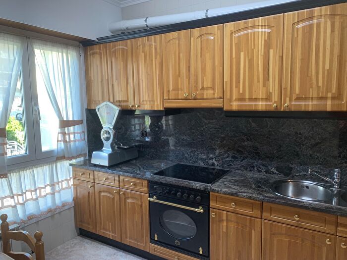 Casas en venta y pisos alquiler - 3