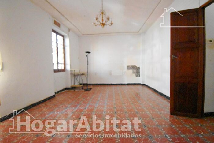Casas en venta y pisos alquiler - 3