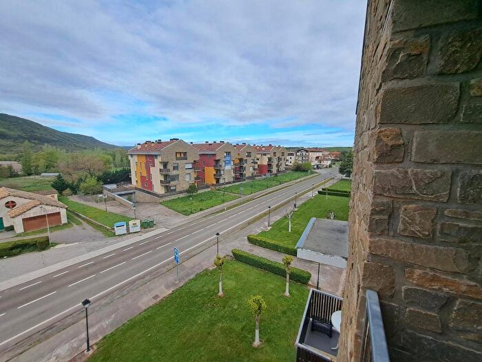 Casas en venta y pisos alquiler - 3