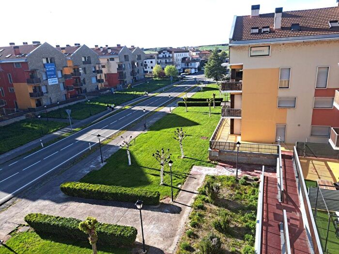 Casas en venta y pisos alquiler - 2