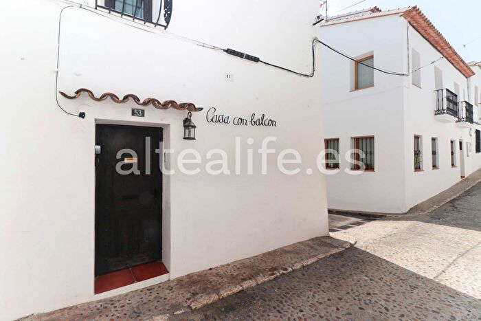 Casas en venta y pisos alquiler - 3