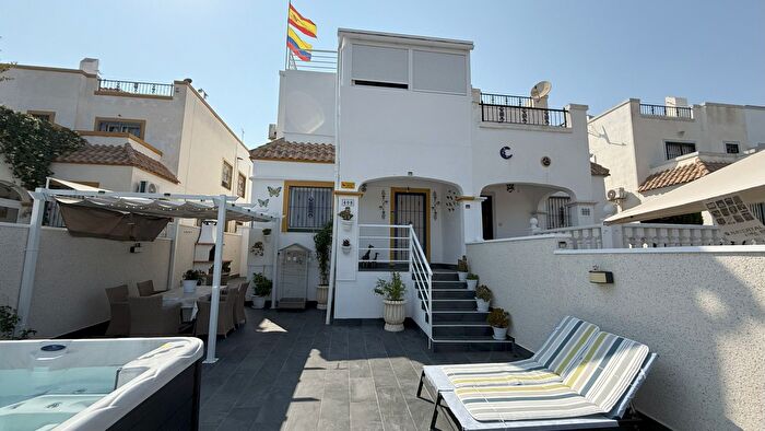 Casa en venta en Orihuela Costa, La Florida de 2 habitaciones