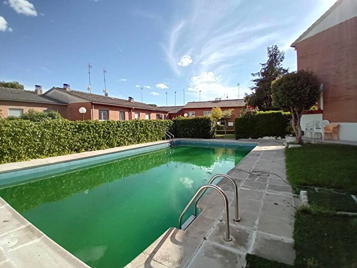 Casas en venta y pisos alquiler - 1
