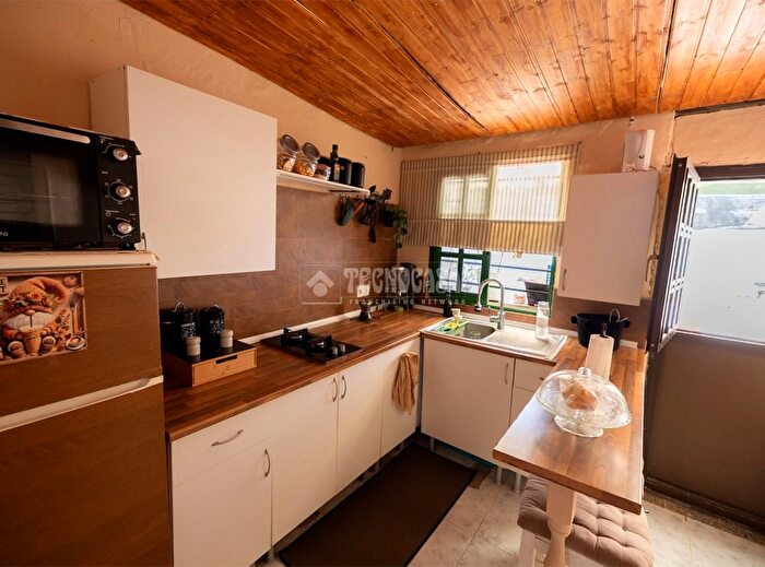 Casas en venta y pisos alquiler - 3