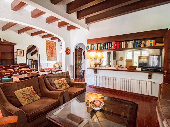 Casas en venta y pisos alquiler - 3