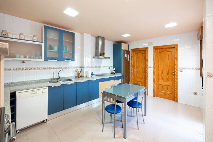Casas en venta y pisos alquiler - 2