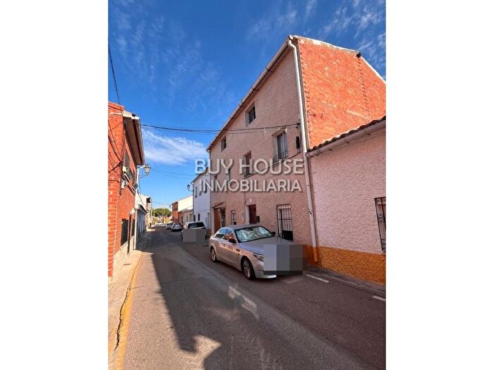 Casas en venta y pisos alquiler - 1