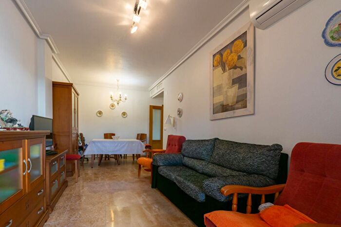 Casas en venta y pisos alquiler - 3