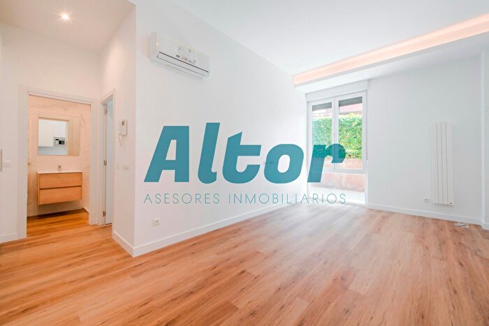 Casas en venta y pisos alquiler - 1