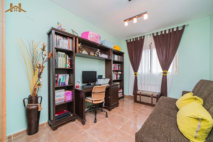 Casas en venta y pisos alquiler - 3