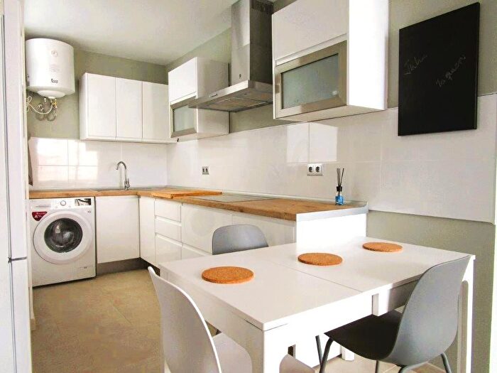 Casas en venta y pisos alquiler - 1