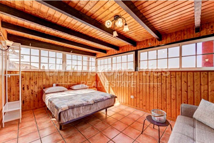 Casas en venta y pisos alquiler - 3
