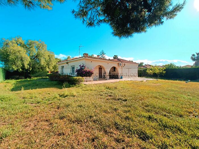 Casa en venta en Pedanías Oeste, Pozo Estrecho de 3 habitaciones