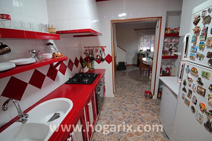 Casas en venta y pisos alquiler - 3