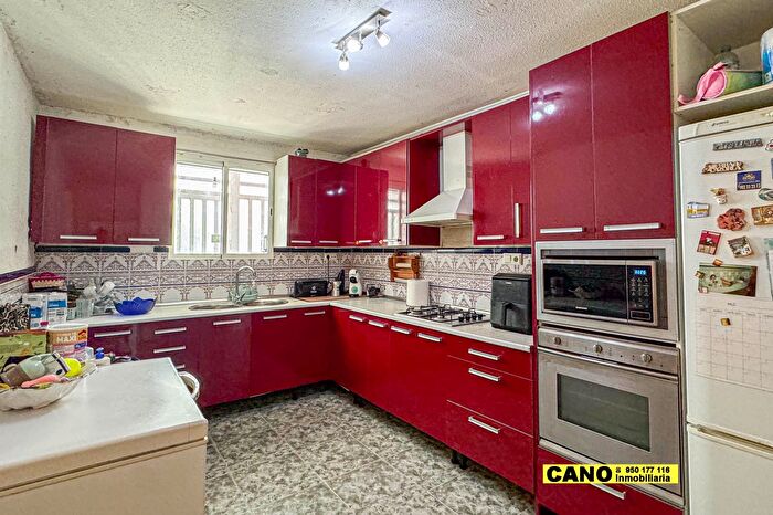 Casas en venta y pisos alquiler - 1