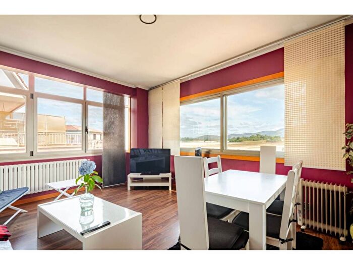 Casas en venta y pisos alquiler - 1