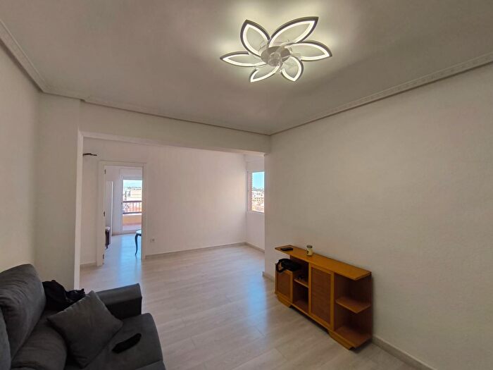 Casas en venta y pisos alquiler - 2