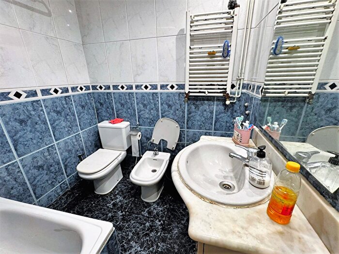 Casas en venta y pisos alquiler - 3