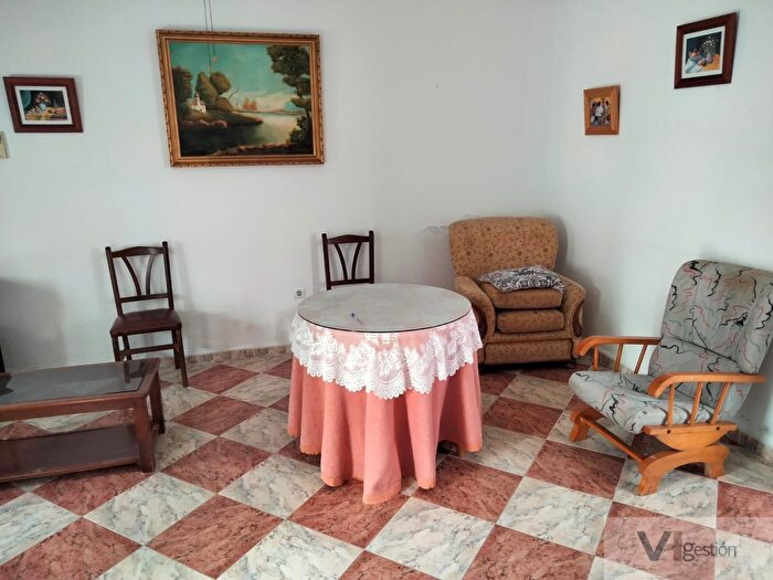 Casas en venta y pisos alquiler - 1