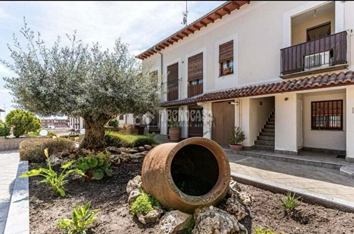Casas en venta y pisos alquiler - 1