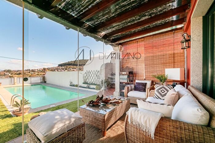 Casa en venta en Coruxo Oia Saiáns, Vigo de 4 habitaciones